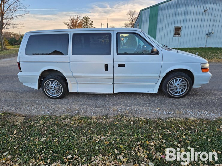 1994-dodge-grand-caravan-image-4