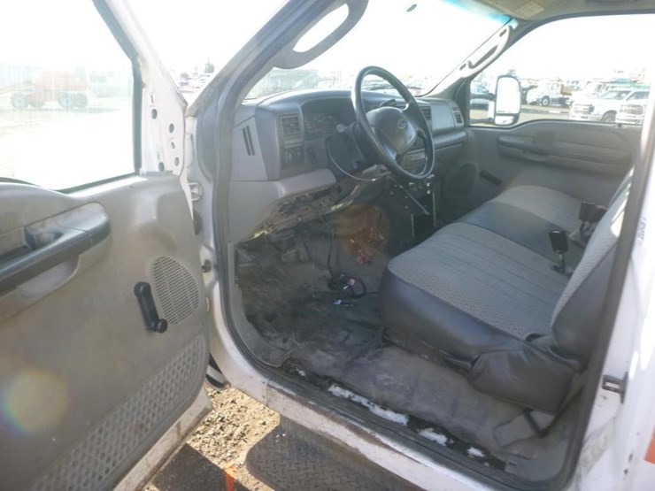 2004-ford-f450-image-10