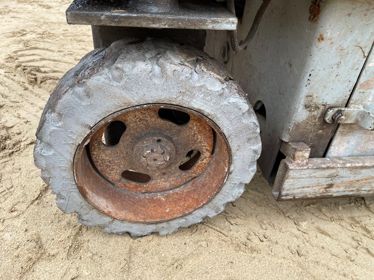 #300-•-1996-mec-scissor-lift-image-29