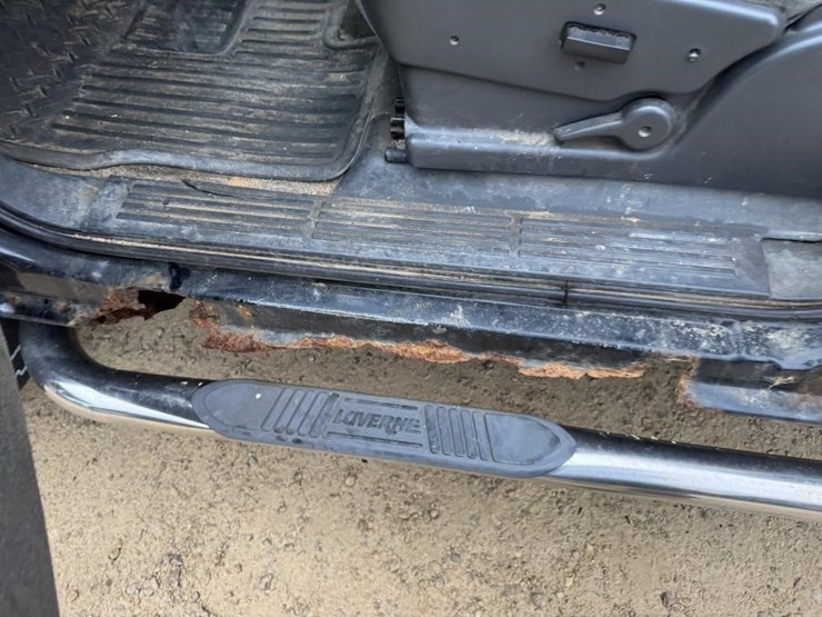 2005-chevy-silverado-2500-hd-pickup-image-17