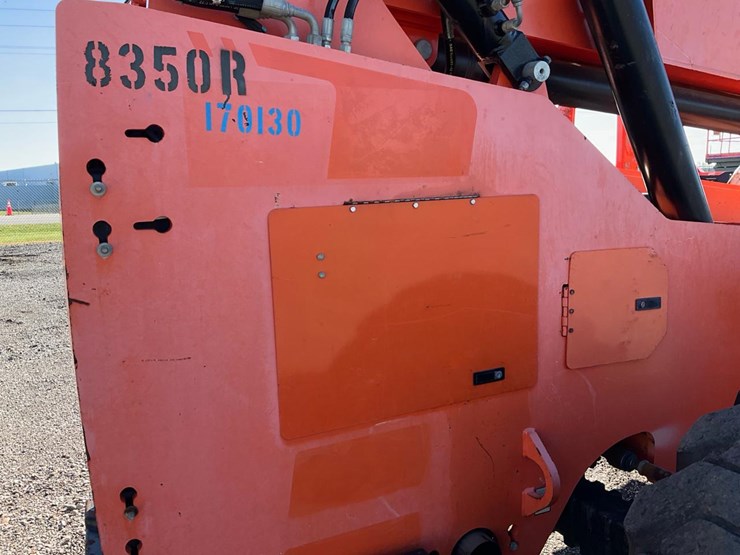 2016-sky-trak-6042-image-38