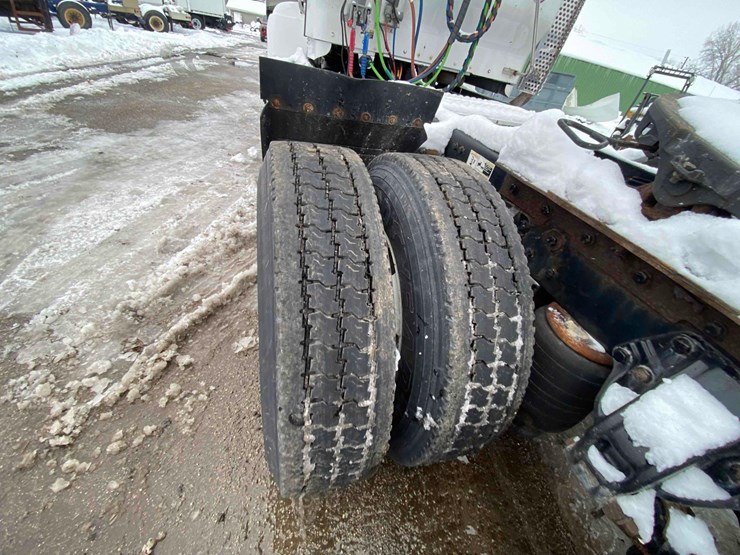 2016-kenworth-t400-image-42