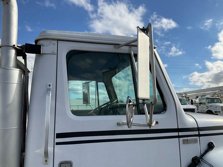 international-1854s-image-61