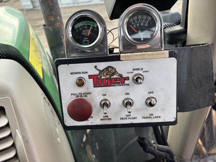 john-deere-7130-image-33