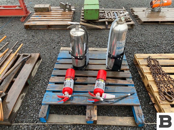 (2)-water-fire-extinguishers,-(2)-ansul-sentry-fire-extinguishers-image-1