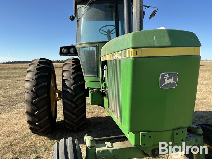 john-deere-4440-image-10