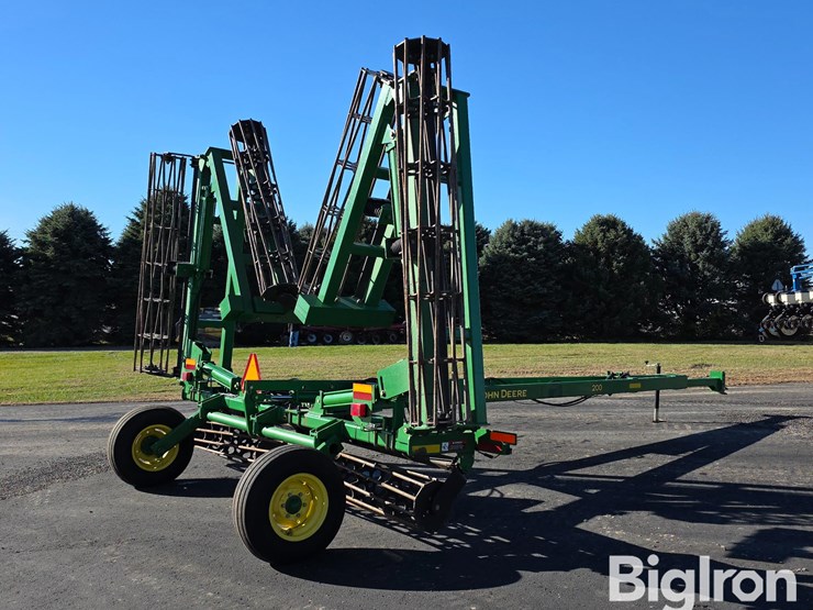 john-deere-200-image-5