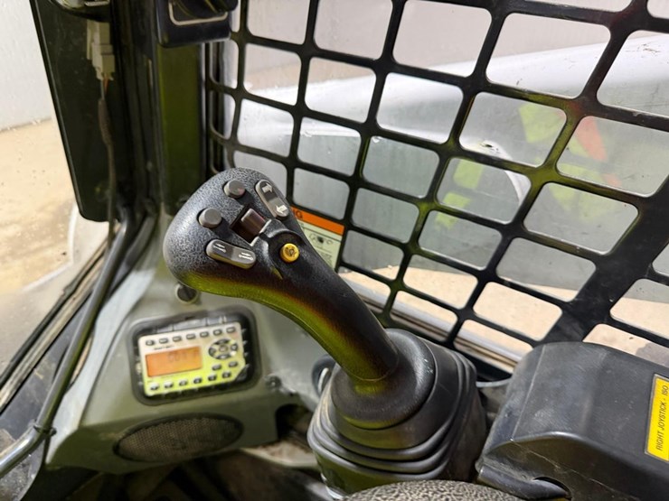 bobcat-t740-image-27