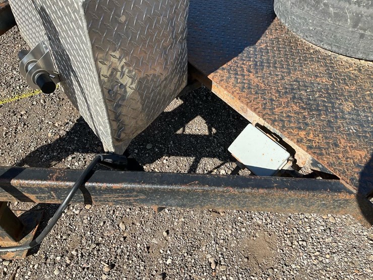 #2200-•-2015-ex-hauler-718t-tilt-trailer-image-10