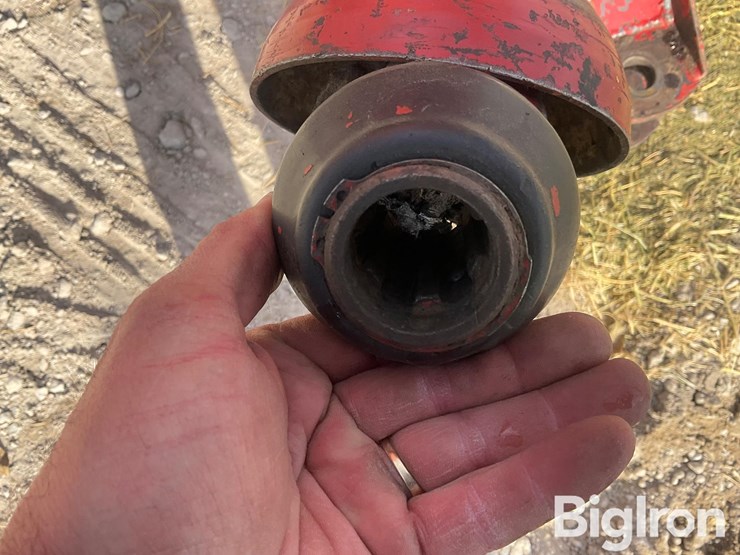 new-holland-660-image-11