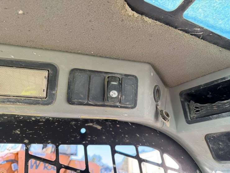 caterpillar-239d-image-27