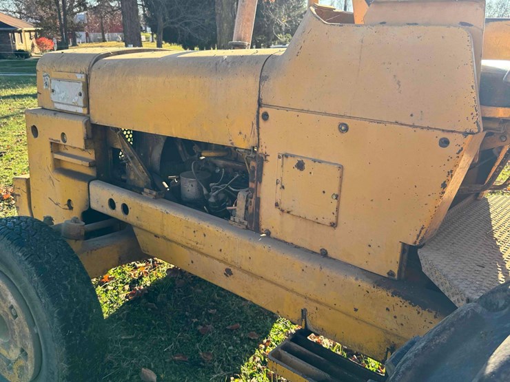 massey-ferguson-2500-image-16