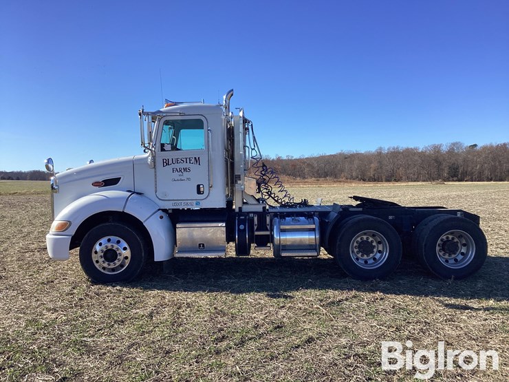 2014-peterbilt-384-image-8