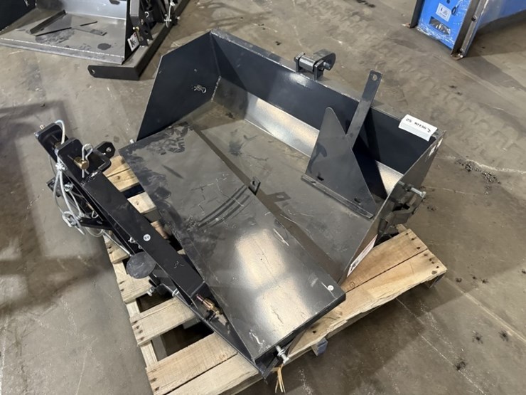2025-wolverine-25"-3-point-hitch-bucket-image-2