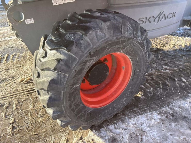 2017-skyjack-sj61t-image-9