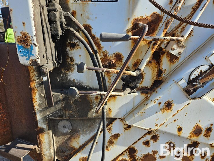 2003-international-7400-image-13