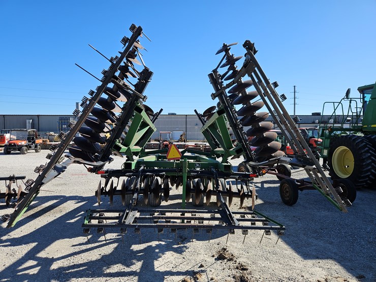 john-deere-630-image-10