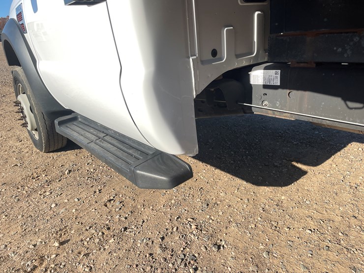 2010-ford-f550-image-24