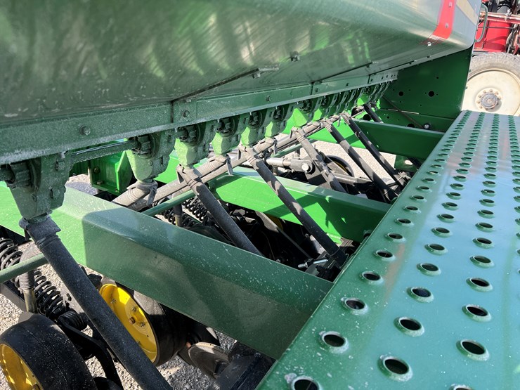 john-deere-750-image-7