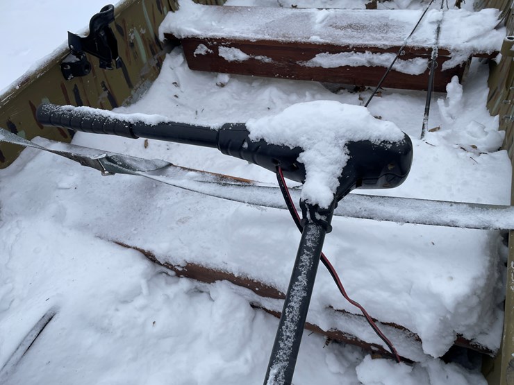 #7485-•-alumacraft-fdl-aluminum-fishing-boat-(no-title)-image-8