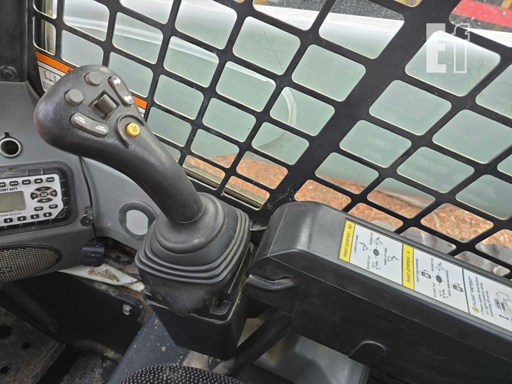 bobcat-t870-image-22