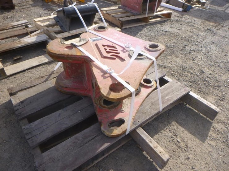 caterpillar-450f-image-2