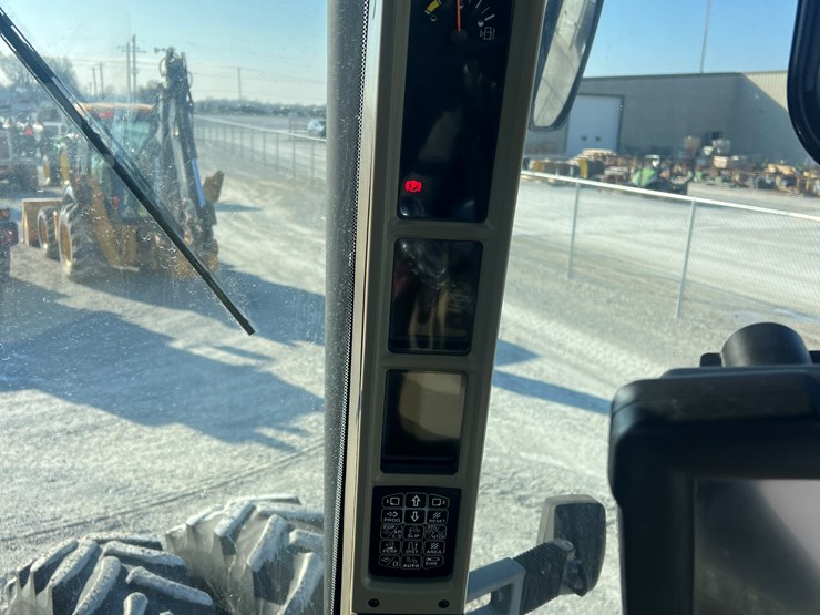 case-ih-magnum-340-image-11