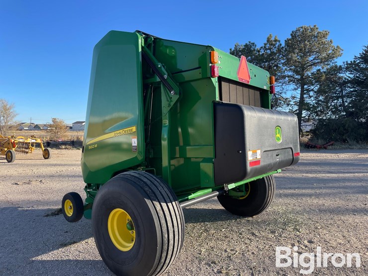 john-deere-560m-image-3