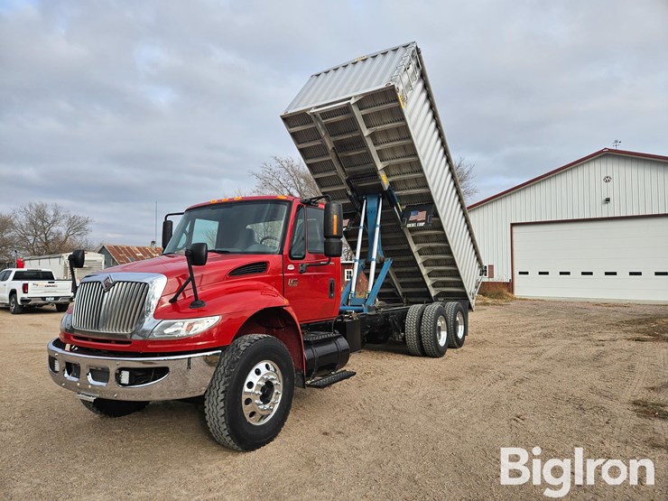 2005-international-durastar-4400-image-9