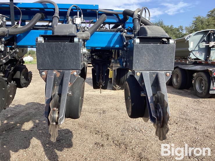 2020-kinze-3660-image-8