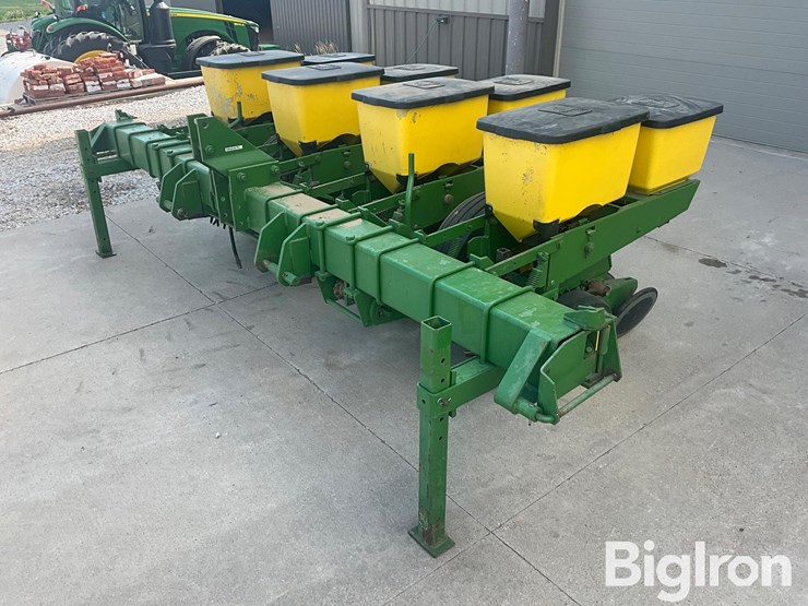 john-deere-7100-image-1