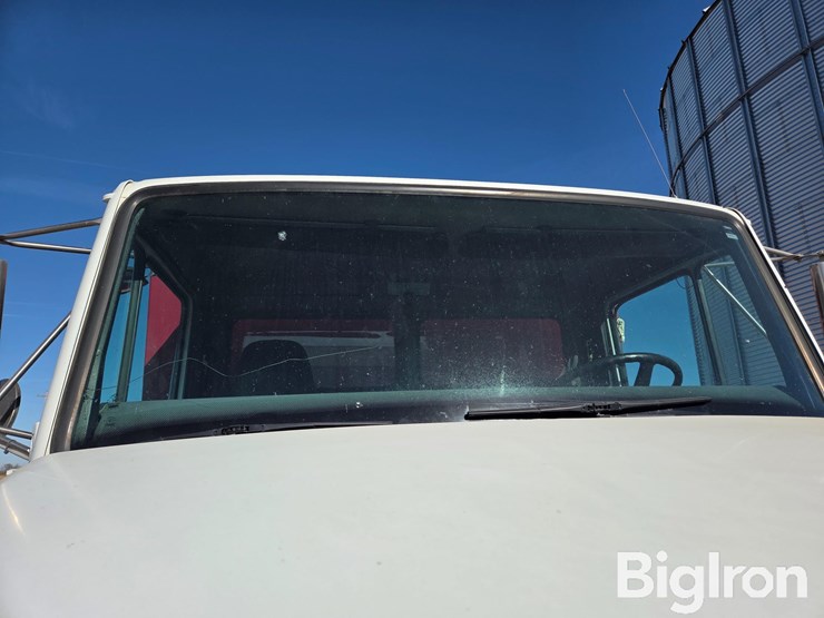 2003-freightliner-fl80-image-14