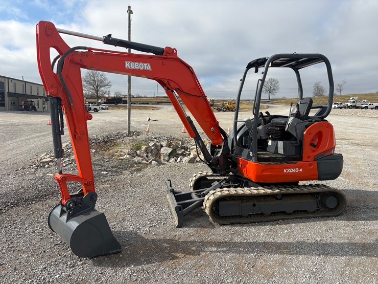 kubota-kx040-4-image-1