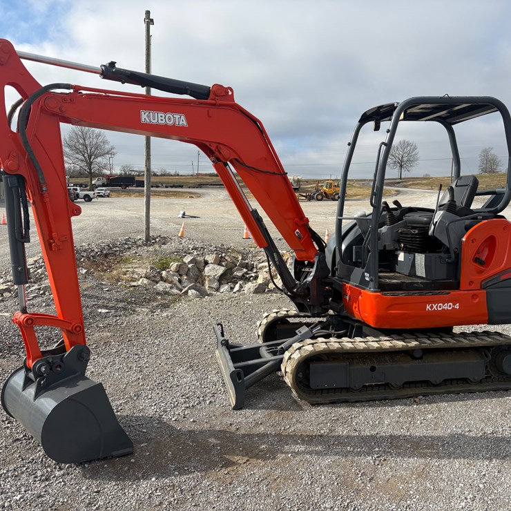 KUBOTA KX040-4
