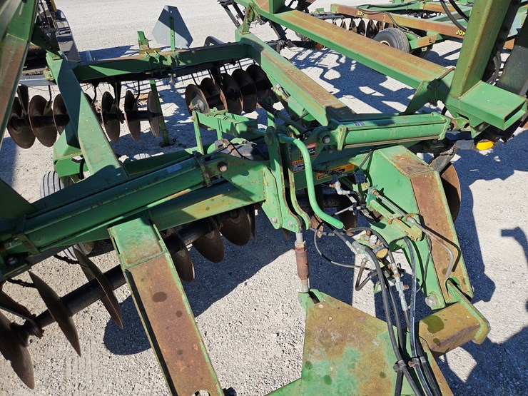 john-deere-630-image-4