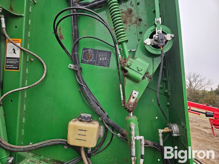 2020-john-deere-560r-image-15