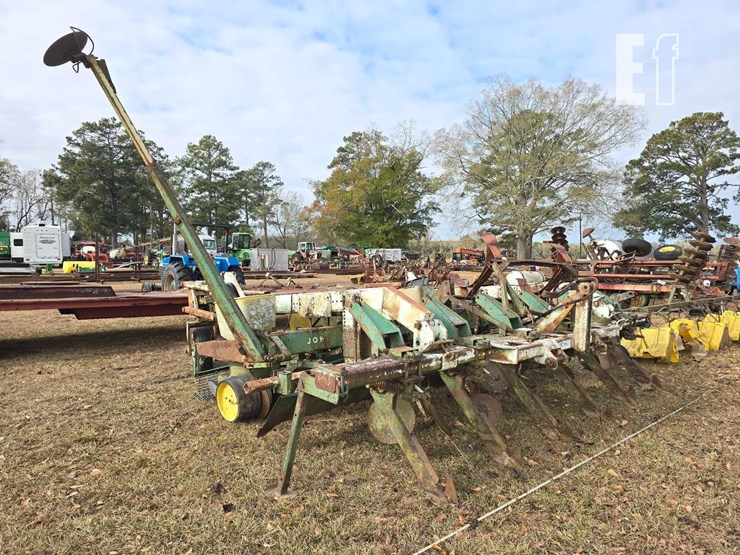 john-deere-7100-image-1