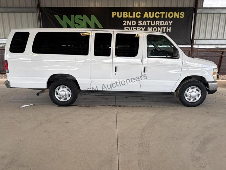 2009-ford-e350-image-1