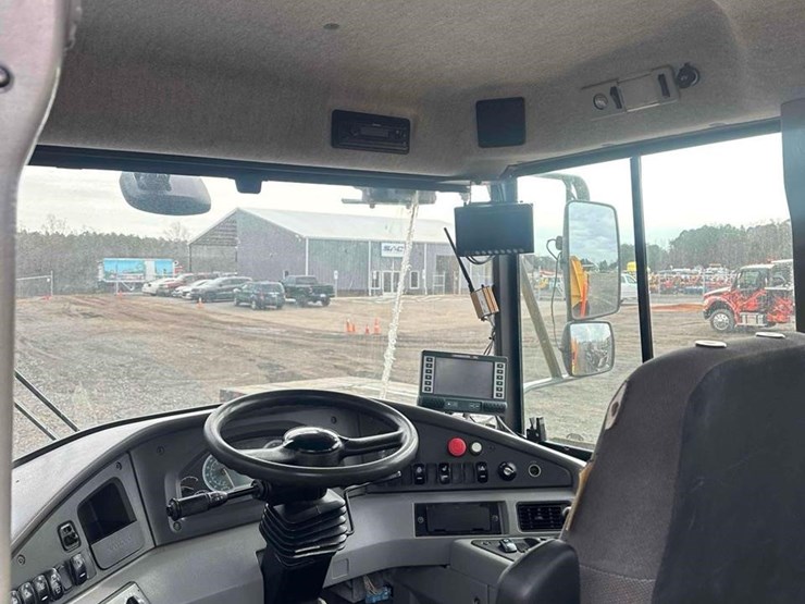 2019-volvo-a25g-image-35