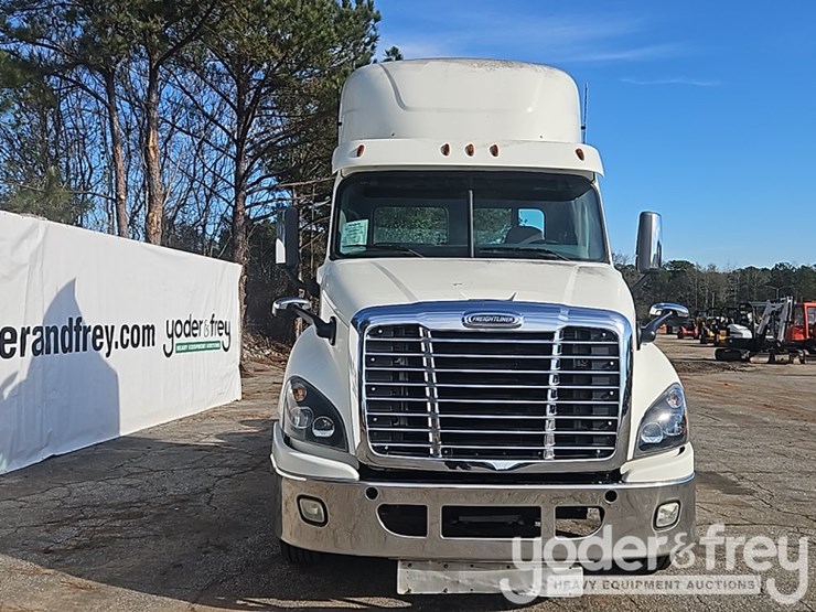 2018-freightliner-cascadia-image-6