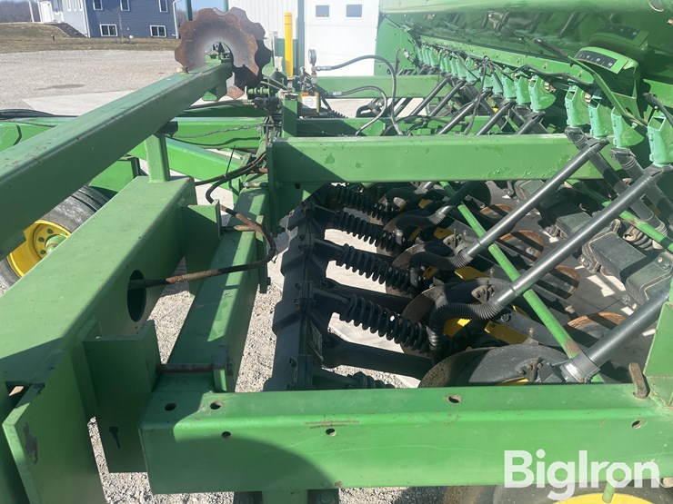 john-deere-750-image-17