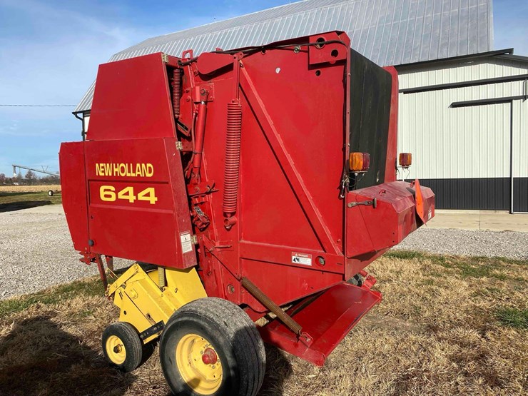 new-holland-644-image-6