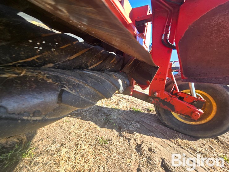 new-holland-1431-image-12