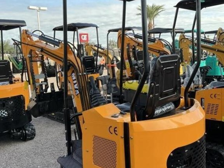 2025-miva-15-mini-excavator-image-3