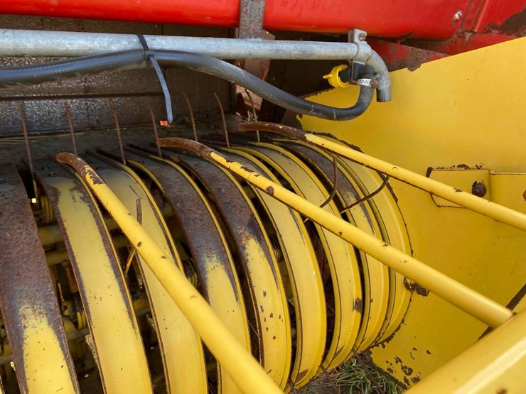 new-holland-316-image-32