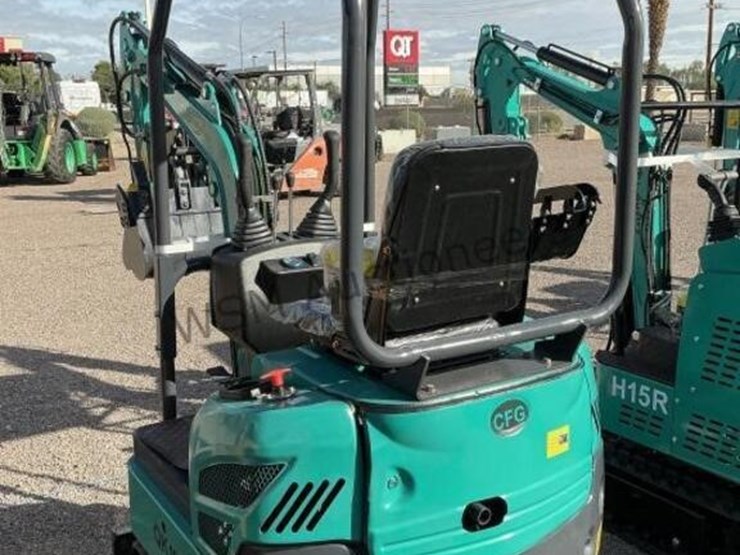2025-cfg-qk16r-mini-excavator-image-3