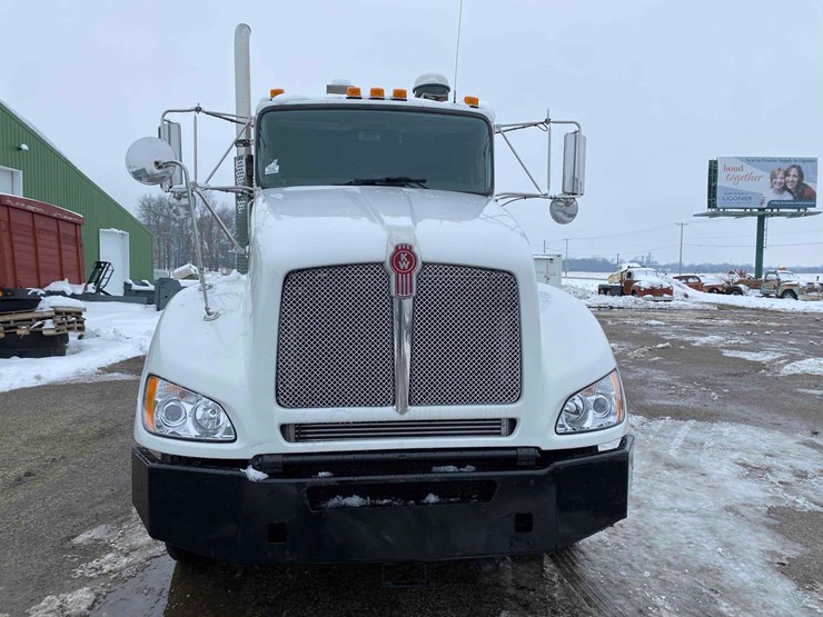 2016-kenworth-t400-image-6