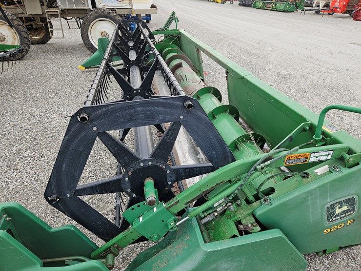 john-deere-920-image-11