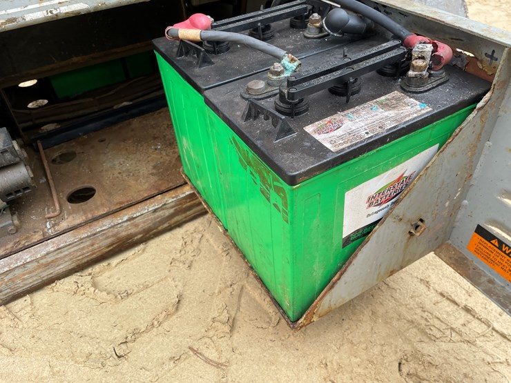 #300-•-1996-mec-scissor-lift-image-25