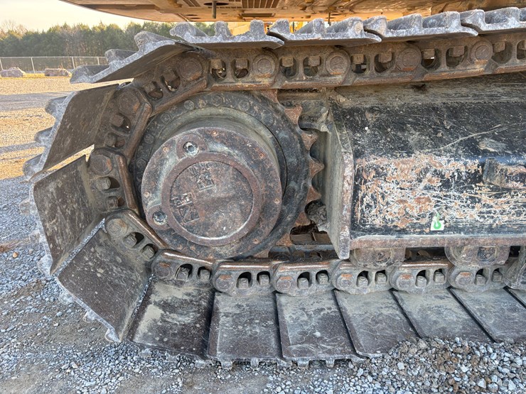 caterpillar-330-image-38